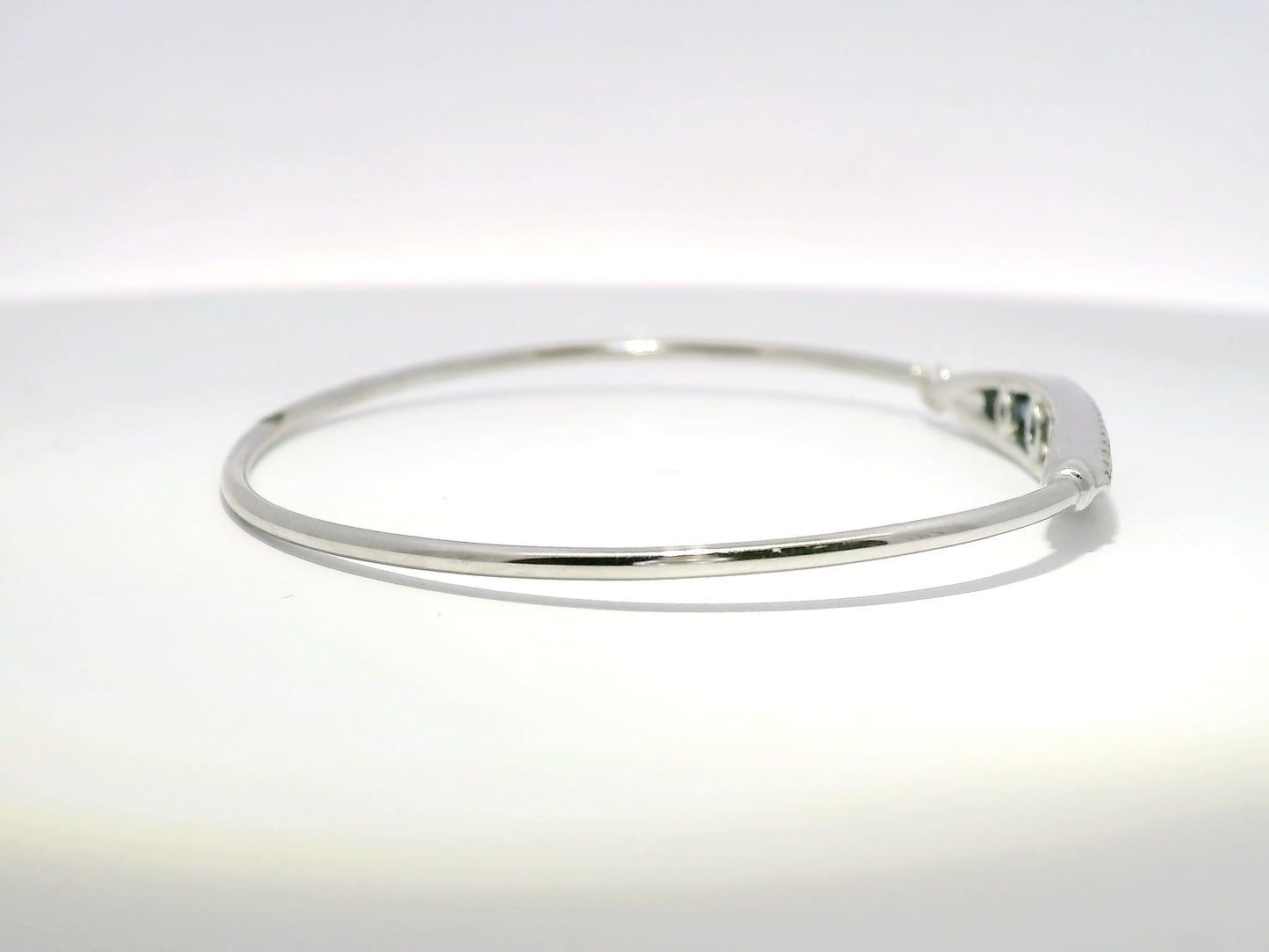 0.27CT Diamond 0.73Ct Blue Sapphire Diamond Bangle 14k White Gold