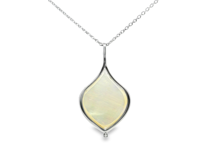 0.55CT Diamond with White MOP