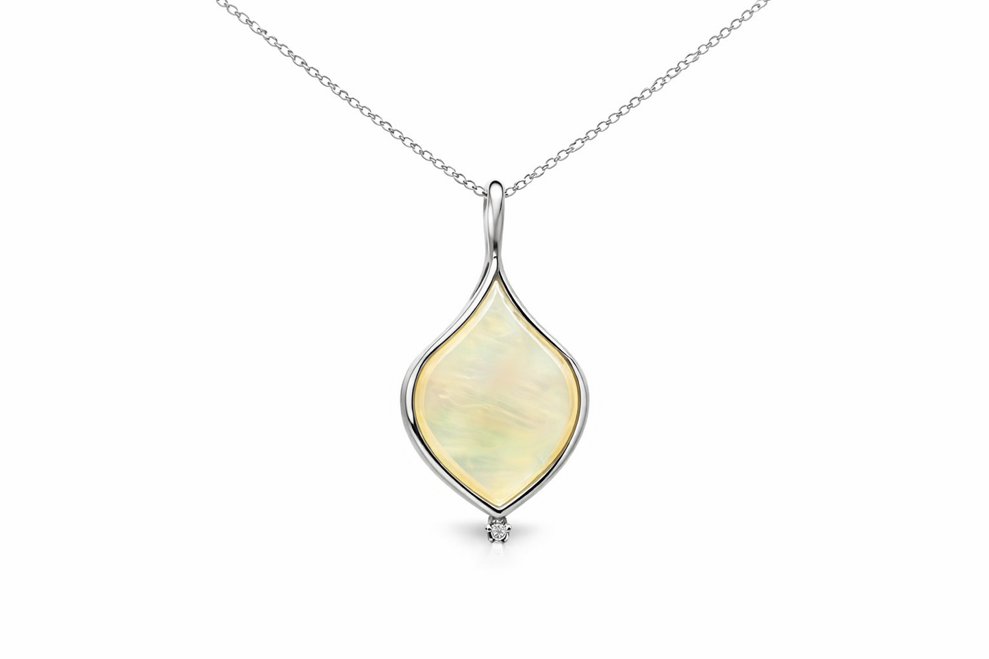 0.55CT Diamond with White MOP