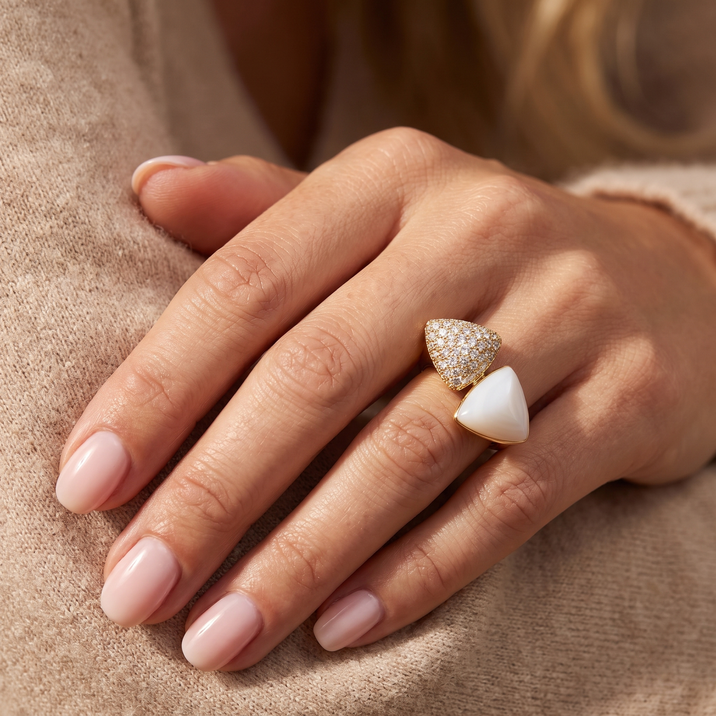 1CT Diamond Ring with White Agate 14k Yellow Gold