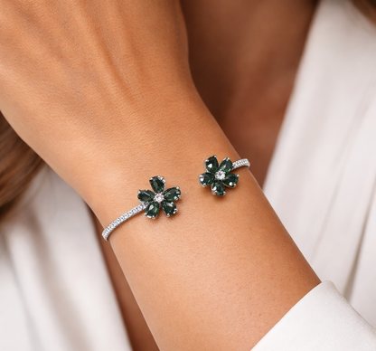 0.33CT Diamond 1.73CT Black Diamond Bangle 18k White Gold