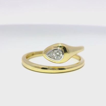 0.08CT Diamond Ring 14k Yellow Gold