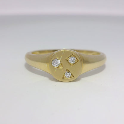 0.06CT Diamond Ring 14k Yellow Gold