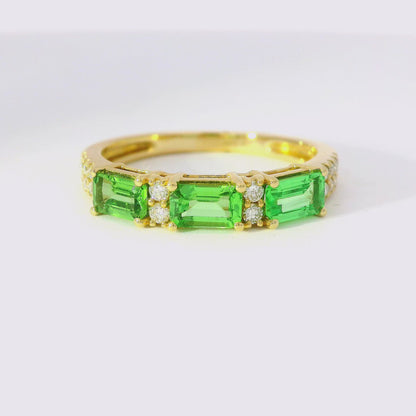 0.16CT Diamond and 1.08CT Emerald Ring 18K Yellow Gold