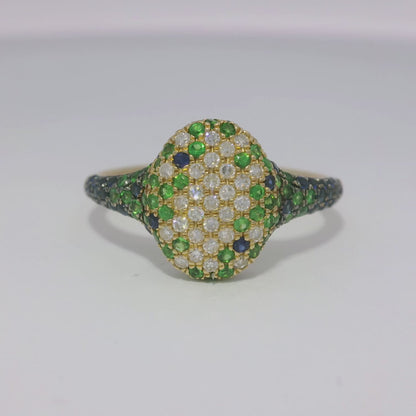 0.15CT Diamond and 0.64CT Green Garnet Sapphire Ring 14kYellow Gold