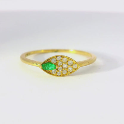 0.07CT Diamond 0.05CT Emerald Ring 18K Yellow Gold